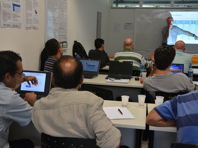 Professores de 15 institutos da Rede Federal participam de capacitação no Campus Vitória