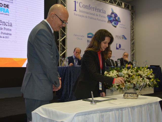 Conferência Internacional de Portos debate perspectivas para o transporte marítimo