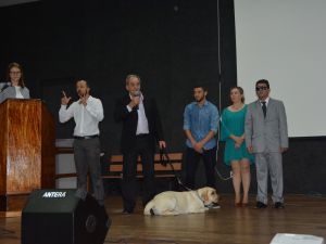 Entrega do primeiro cão-guia no Campus de Alegre