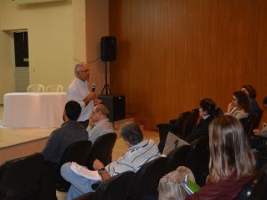 Representantes dos campi debatem sobre extensão e ações de comunicação em Santa Teresa