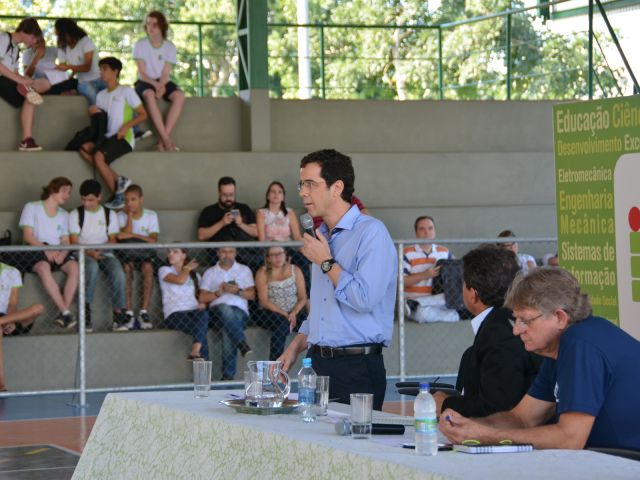 Campus Cachoeiro recebe primeiro debate dos candidatos a reitor