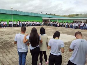 Unidades do Ifes realizam atos em solidariedade às vítimas dos ataques em escolas de Aracruz