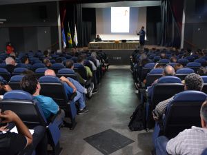 2017 - Jornalista André Trigueiro lança livro no Campus Vitória