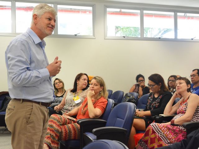 I Ciclo de Debates reúne professores da educação básica do Campus Vitória