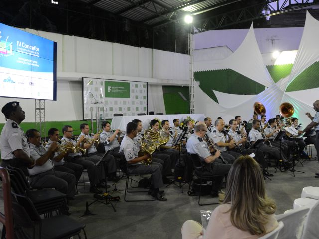Abertura do Concefor tem Banda da PM e palestra sobre tecnologias na EAD