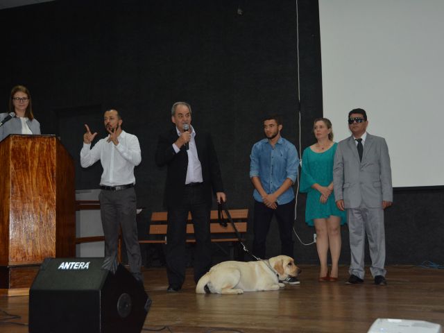 Entrega do primeiro cão-guia no Campus de Alegre