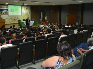2016 - Campus Venda Nova recebe produtores rurais em palestras sobre leite e café 