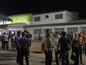 2015 - Comunidade e autoridades participam da solenidade do início das atividades do Campus Viana