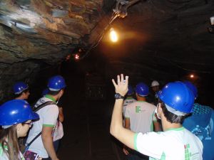2013 - Turma de Nova Venécia visita minas do Quadrilátero Ferrífero