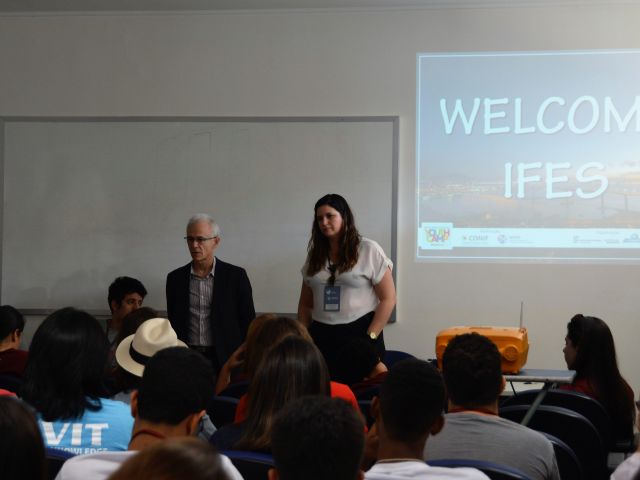 Youth Camp inicia atividades discutindo sustentabilidade no Campus Vitória